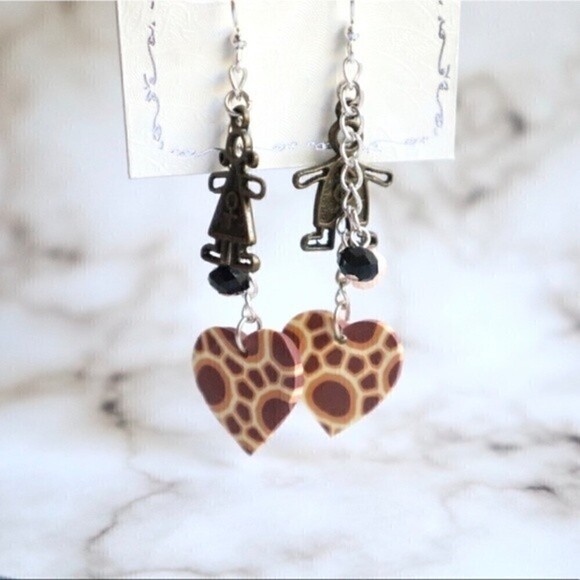 Animal Print‎ Giraffe, Boy & Girl Charm earrings - Picture 4 of 6